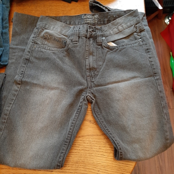 Ladies Jean's - Picture 2 of 5